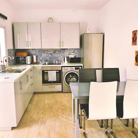 Town House With Patio In Quiet Residential Area 10 Min From Beach 토레몰리노스 외부 사진